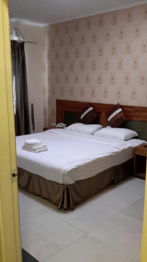 Hotel 9 Mile Yangon Luaran gambar