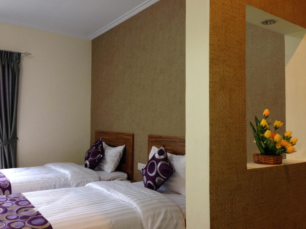 Hotel 9 Mile Yangon Luaran gambar