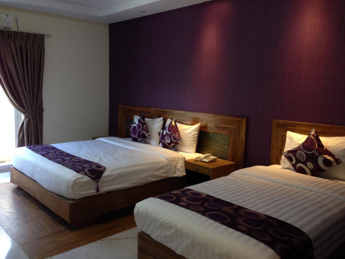 Hotel 9 Mile Yangon Luaran gambar
